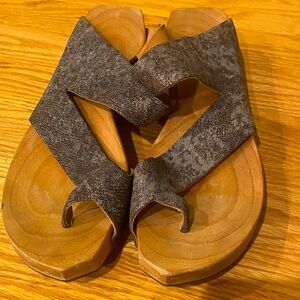 Chic Brown and Black wooden Sandals